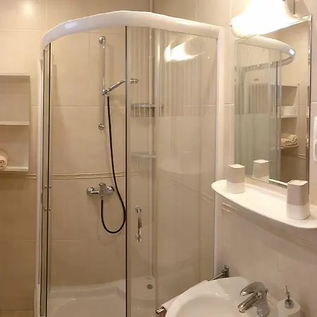 Haus Anne krevet i doručak Brela